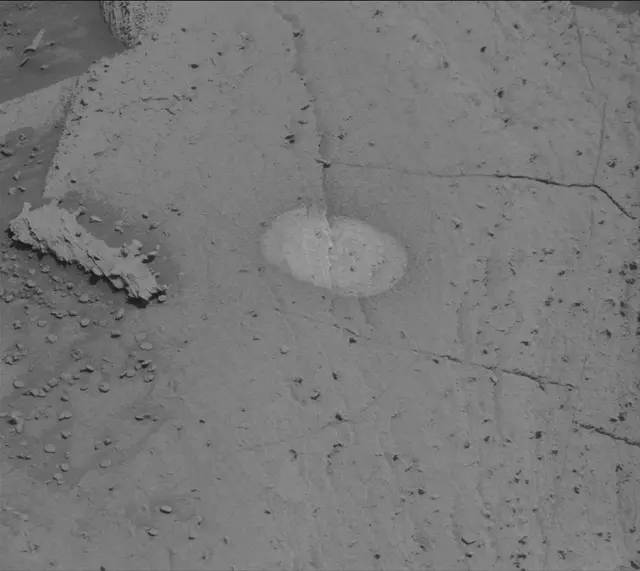 Sol 3887: Mast Camera (Mastcam)