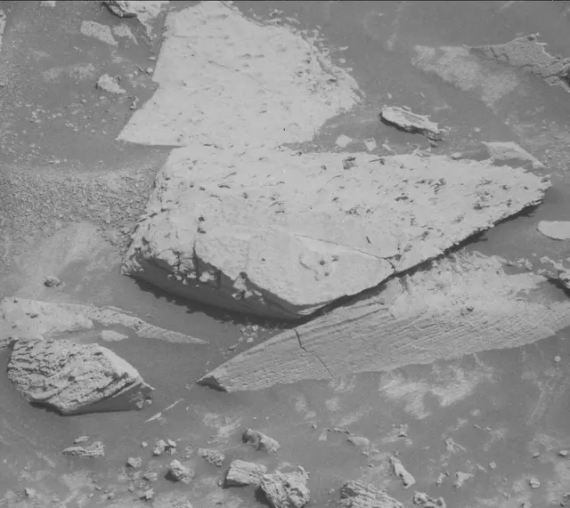 Sol 3887: Mast Camera (Mastcam)