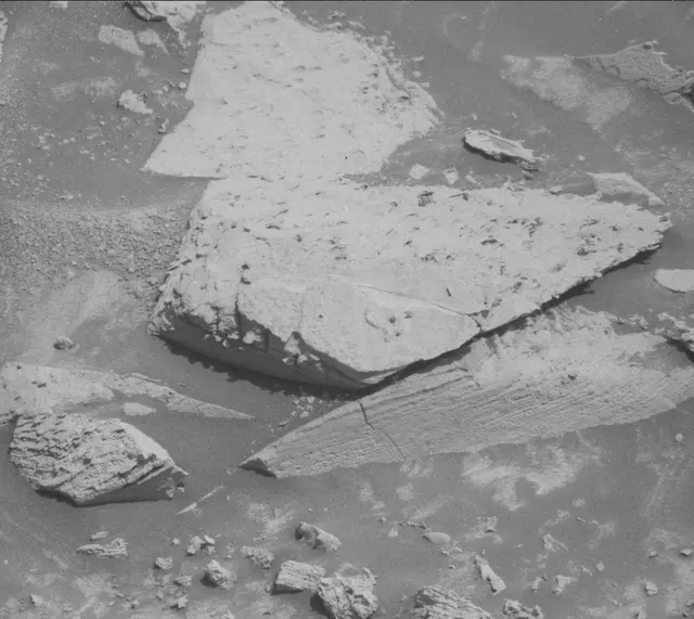 Sol 3887: Mast Camera (Mastcam)