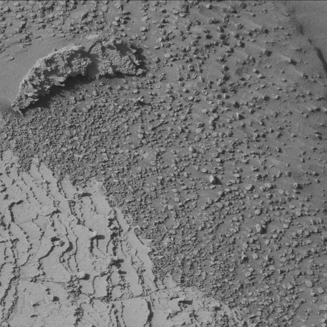 Sol 3887: Mast Camera (Mastcam)
