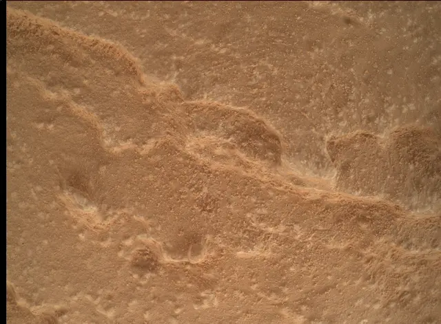 Sol 3887: Mars Hand Lens Imager (MAHLI)