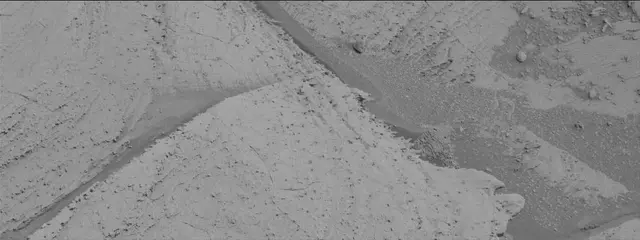 Sol 3889: Mast Camera (Mastcam)