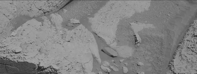 Sol 3889: Mast Camera (Mastcam)