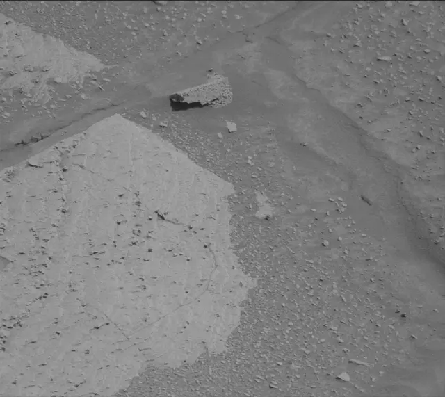 Sol 3889: Mast Camera (Mastcam)