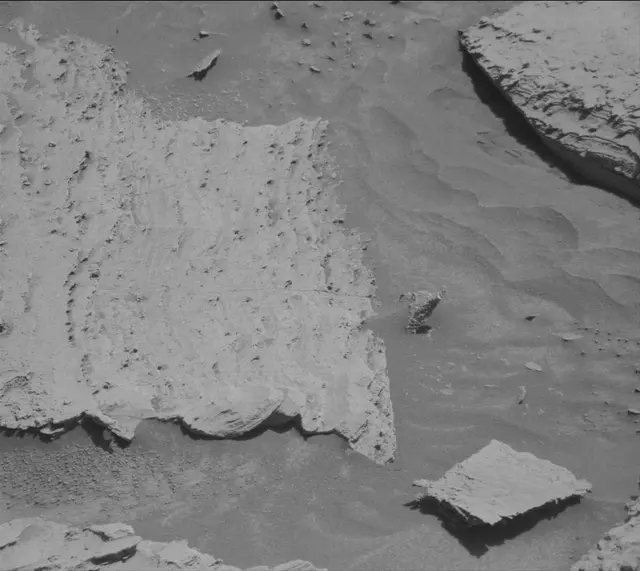 Sol 3889: Mast Camera (Mastcam)
