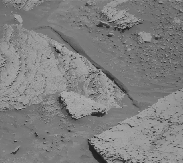 Sol 3889: Mast Camera (Mastcam)
