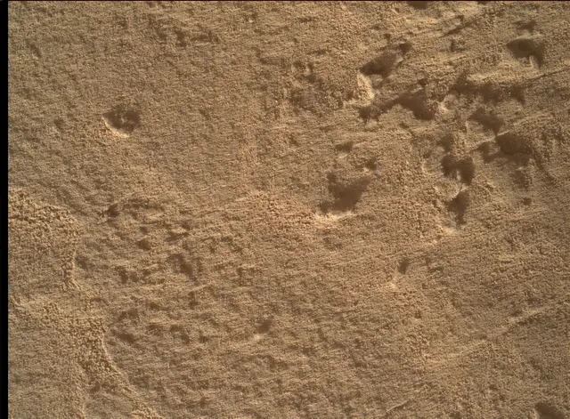 Sol 3889: Mars Hand Lens Imager (MAHLI)