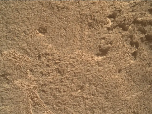 Sol 3889: Mars Hand Lens Imager (MAHLI)
