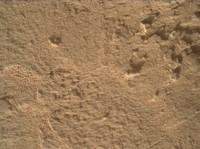 Sol 3889: Mars Hand Lens Imager (MAHLI)