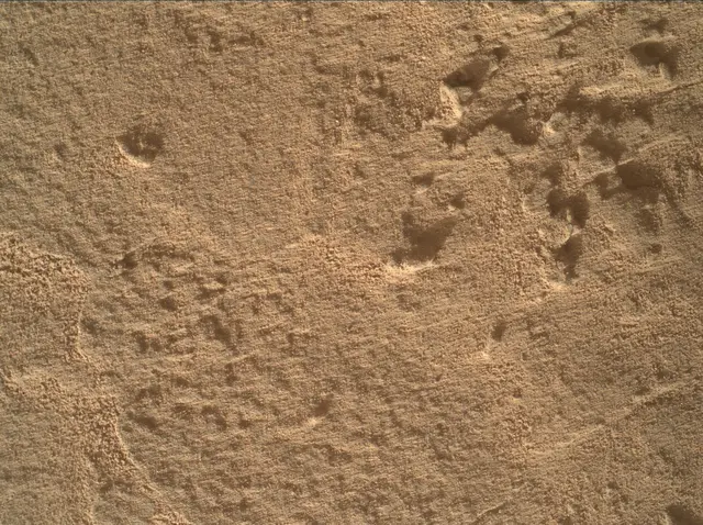 Sol 3889: Mars Hand Lens Imager (MAHLI)