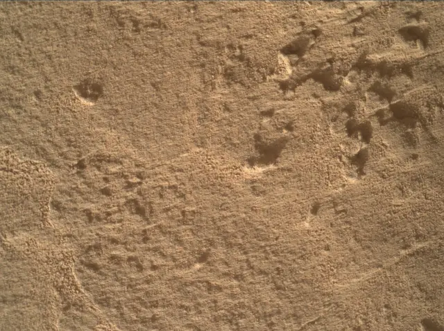 Sol 3889: Mars Hand Lens Imager (MAHLI)