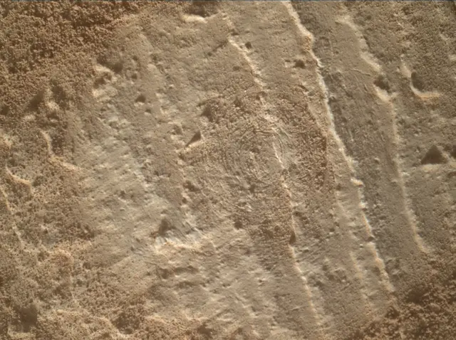 Sol 3889: Mars Hand Lens Imager (MAHLI)