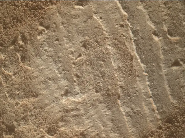 Sol 3889: Mars Hand Lens Imager (MAHLI)