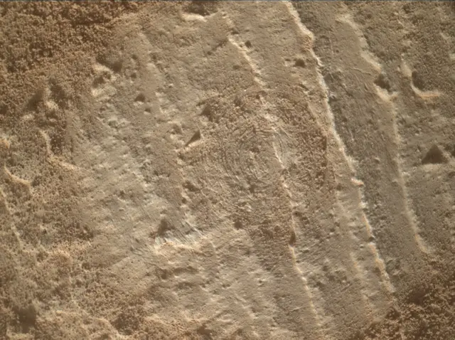 Sol 3889: Mars Hand Lens Imager (MAHLI)
