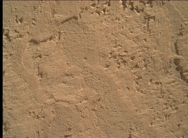 Sol 3889: Mars Hand Lens Imager (MAHLI)