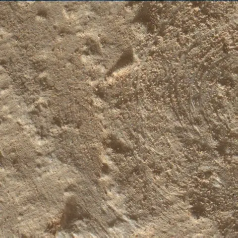 Sol 3889: Mars Hand Lens Imager (MAHLI)