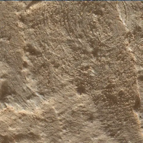 Sol 3889: Mars Hand Lens Imager (MAHLI)
