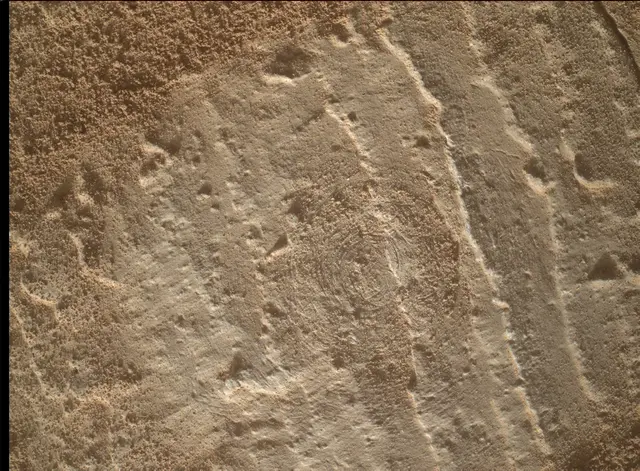 Sol 3889: Mars Hand Lens Imager (MAHLI)