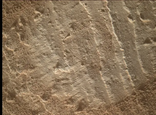 Sol 3889: Mars Hand Lens Imager (MAHLI)