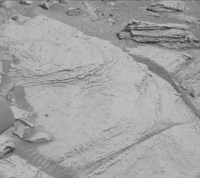 Sol 3890: Mast Camera (Mastcam)