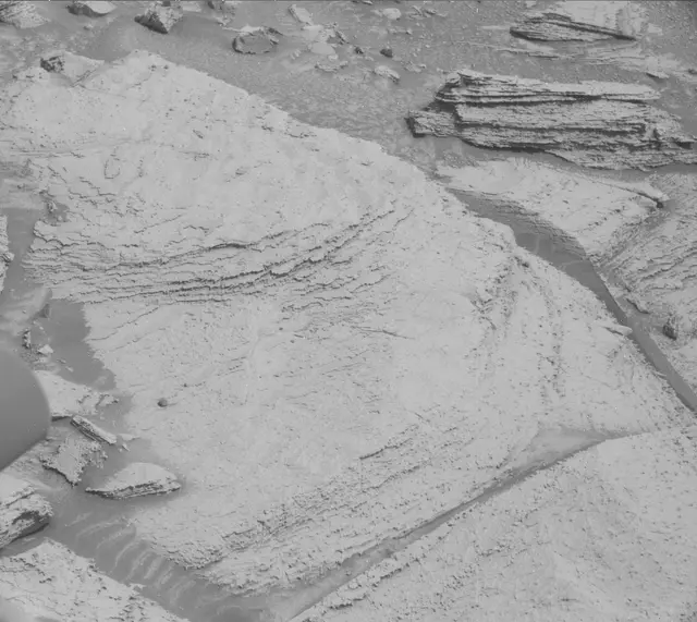 Sol 3890: Mast Camera (Mastcam)