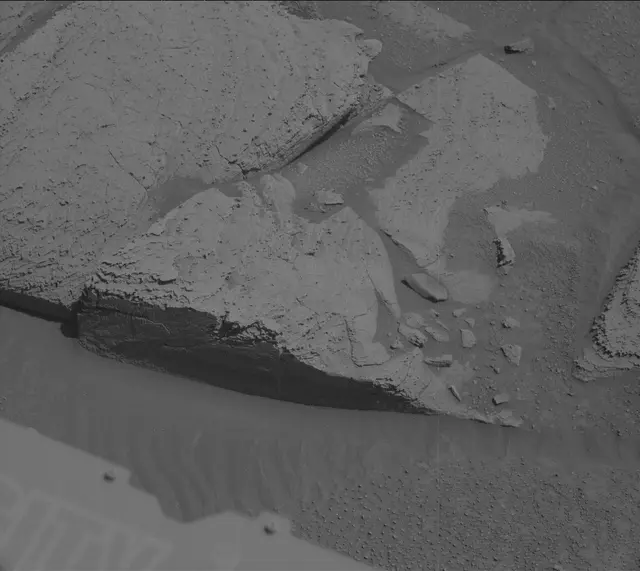 Sol 3890: Mast Camera (Mastcam)