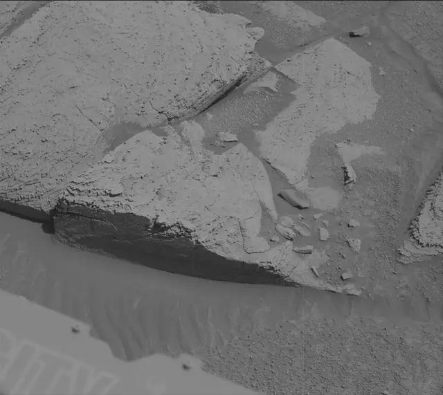 Sol 3890: Mast Camera (Mastcam)