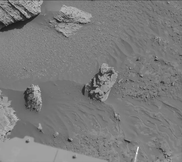 Sol 3890: Mast Camera (Mastcam)