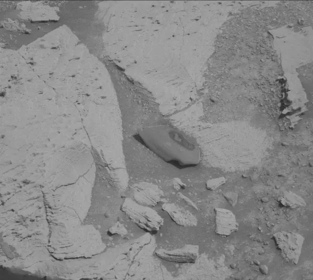 Sol 3890: Mast Camera (Mastcam)