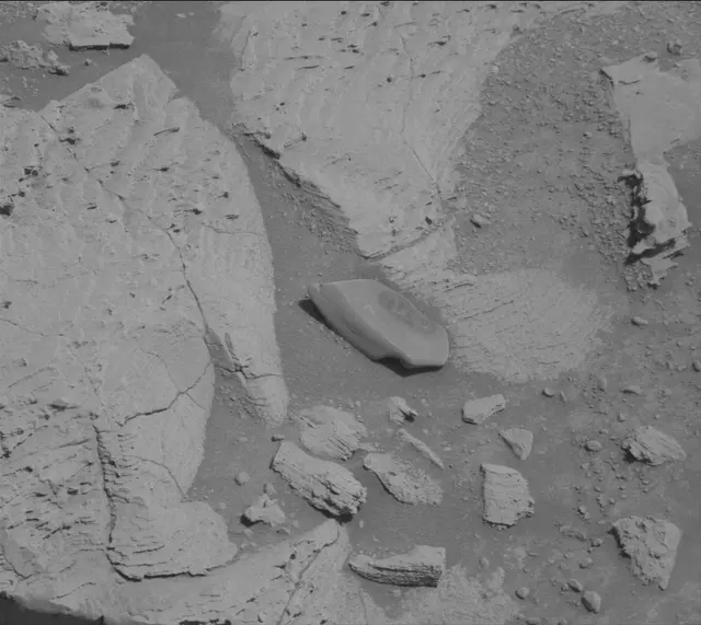 Sol 3890: Mast Camera (Mastcam)