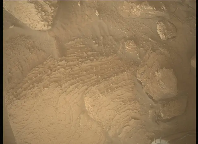 Sol 3890: Mars Descent Imager (MARDI)