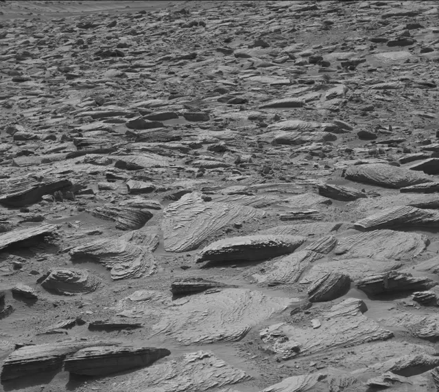 Sol 3892: Mast Camera (Mastcam)