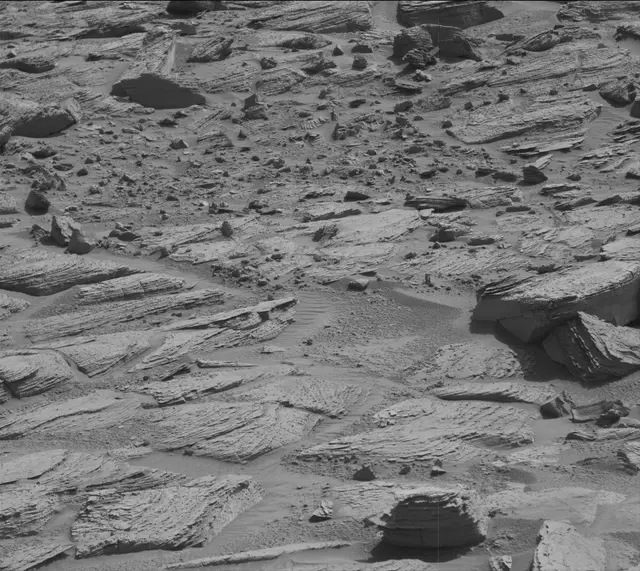 Sol 3892: Mast Camera (Mastcam)