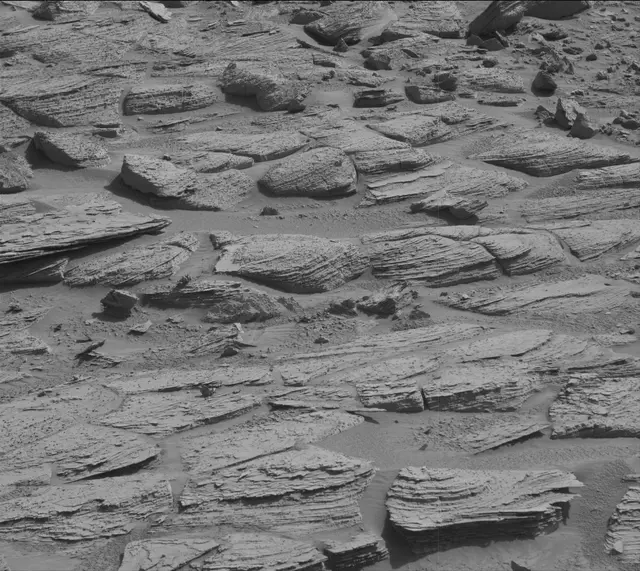 Sol 3892: Mast Camera (Mastcam)
