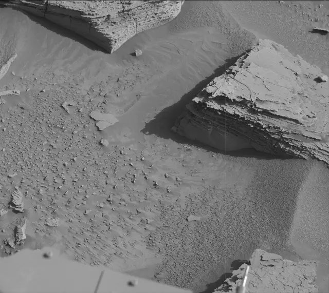 Sol 3892: Mast Camera (Mastcam)