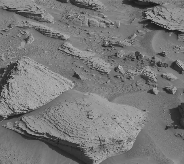 Sol 3892: Mast Camera (Mastcam)