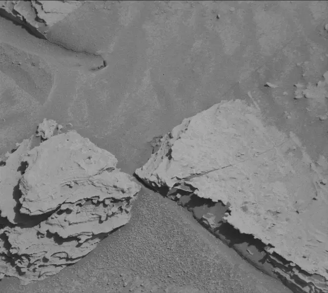 Sol 3892: Mast Camera (Mastcam)