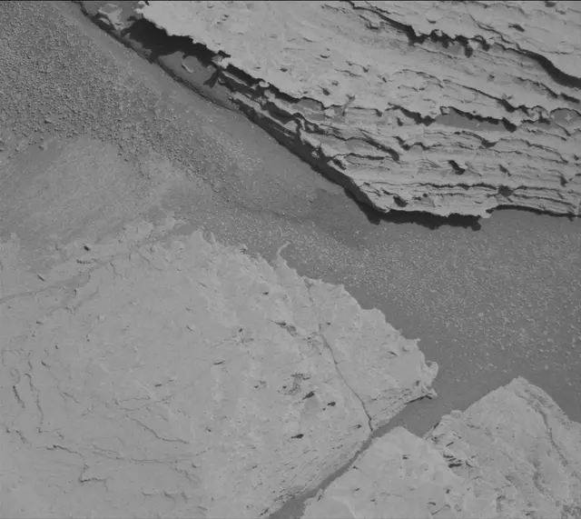 Sol 3892: Mast Camera (Mastcam)