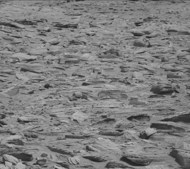 Sol 3892: Mast Camera (Mastcam)