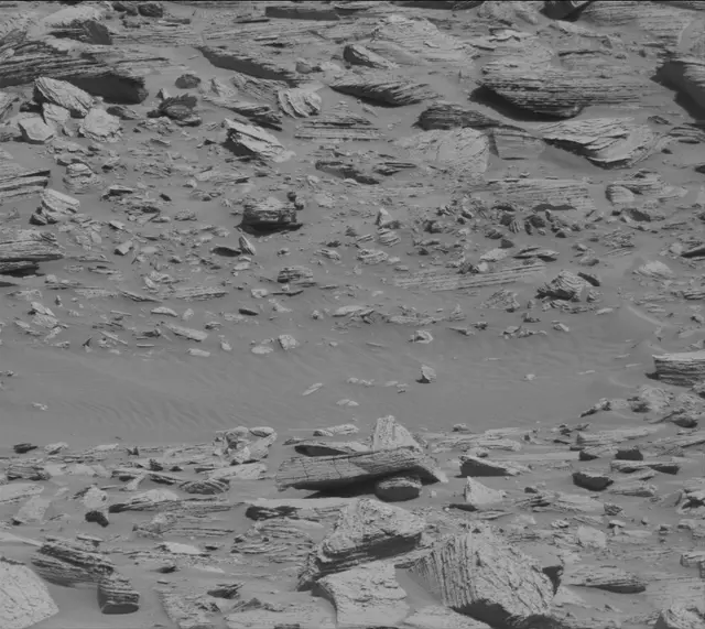Sol 3892: Mast Camera (Mastcam)