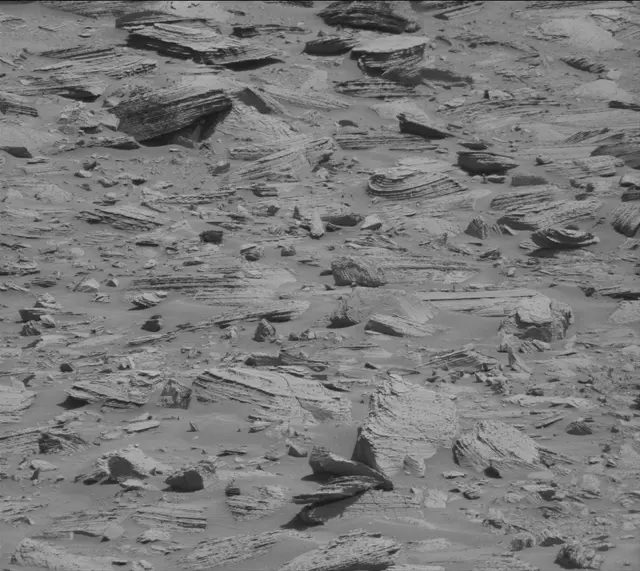 Sol 3892: Mast Camera (Mastcam)