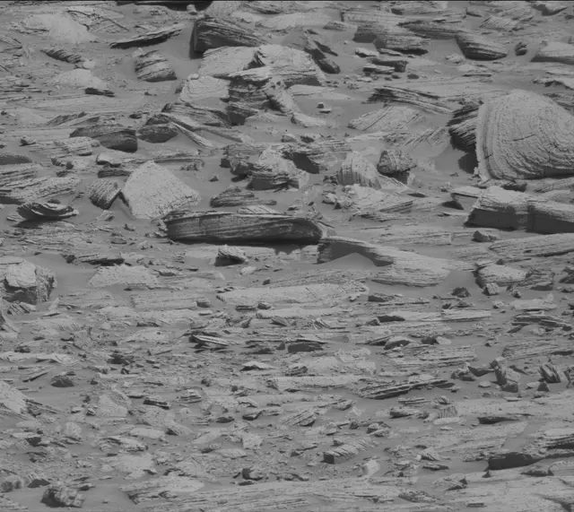 Sol 3892: Mast Camera (Mastcam)