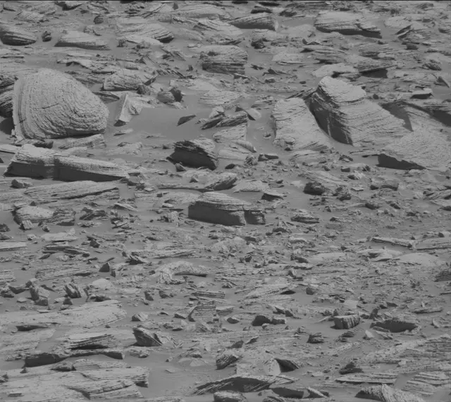 Sol 3892: Mast Camera (Mastcam)