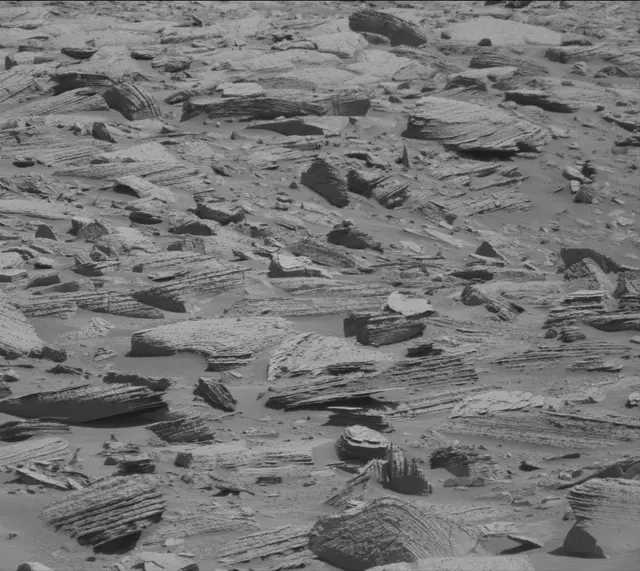 Sol 3892: Mast Camera (Mastcam)