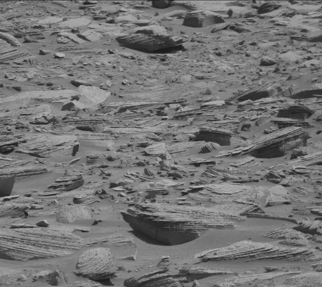 Sol 3892: Mast Camera (Mastcam)