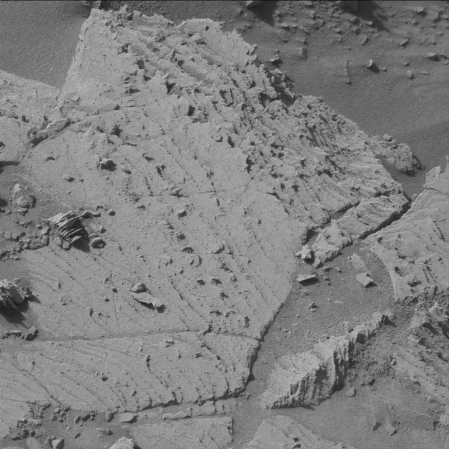 Sol 3892: Mast Camera (Mastcam)