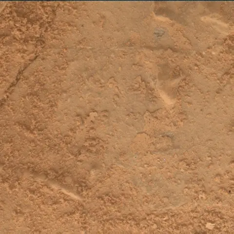 Sol 3892: Mars Hand Lens Imager (MAHLI)