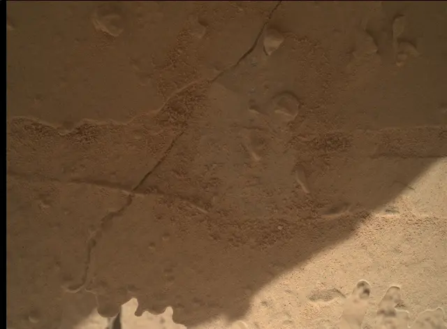 Sol 3892: Mars Hand Lens Imager (MAHLI)