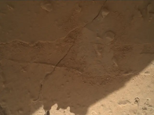Sol 3892: Mars Hand Lens Imager (MAHLI)