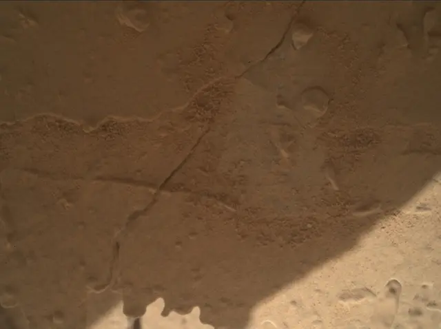 Sol 3892: Mars Hand Lens Imager (MAHLI)